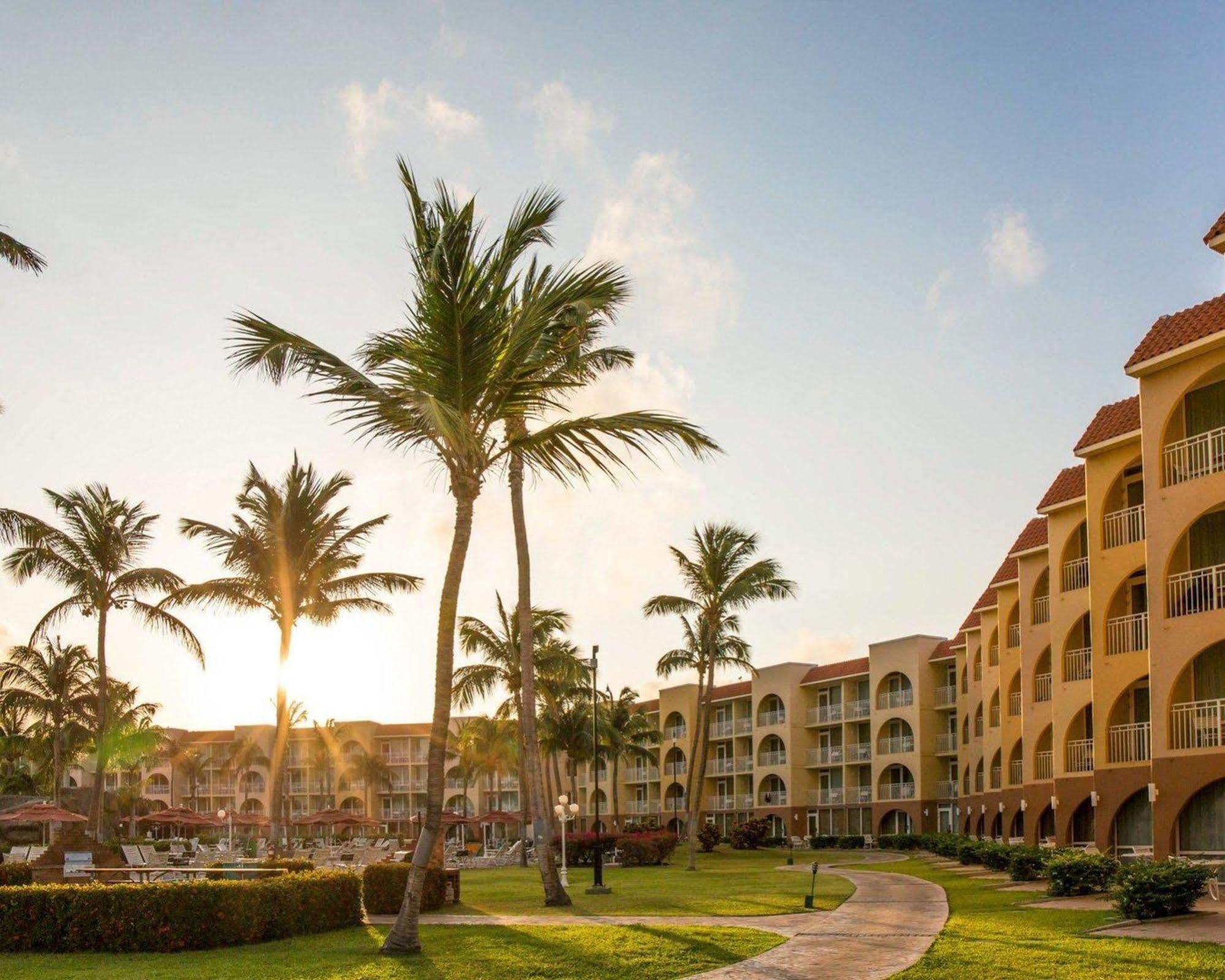 Bluegreen Vacations La Cabana Resort, An Ascend Collection Palm Beach Bagian luar foto