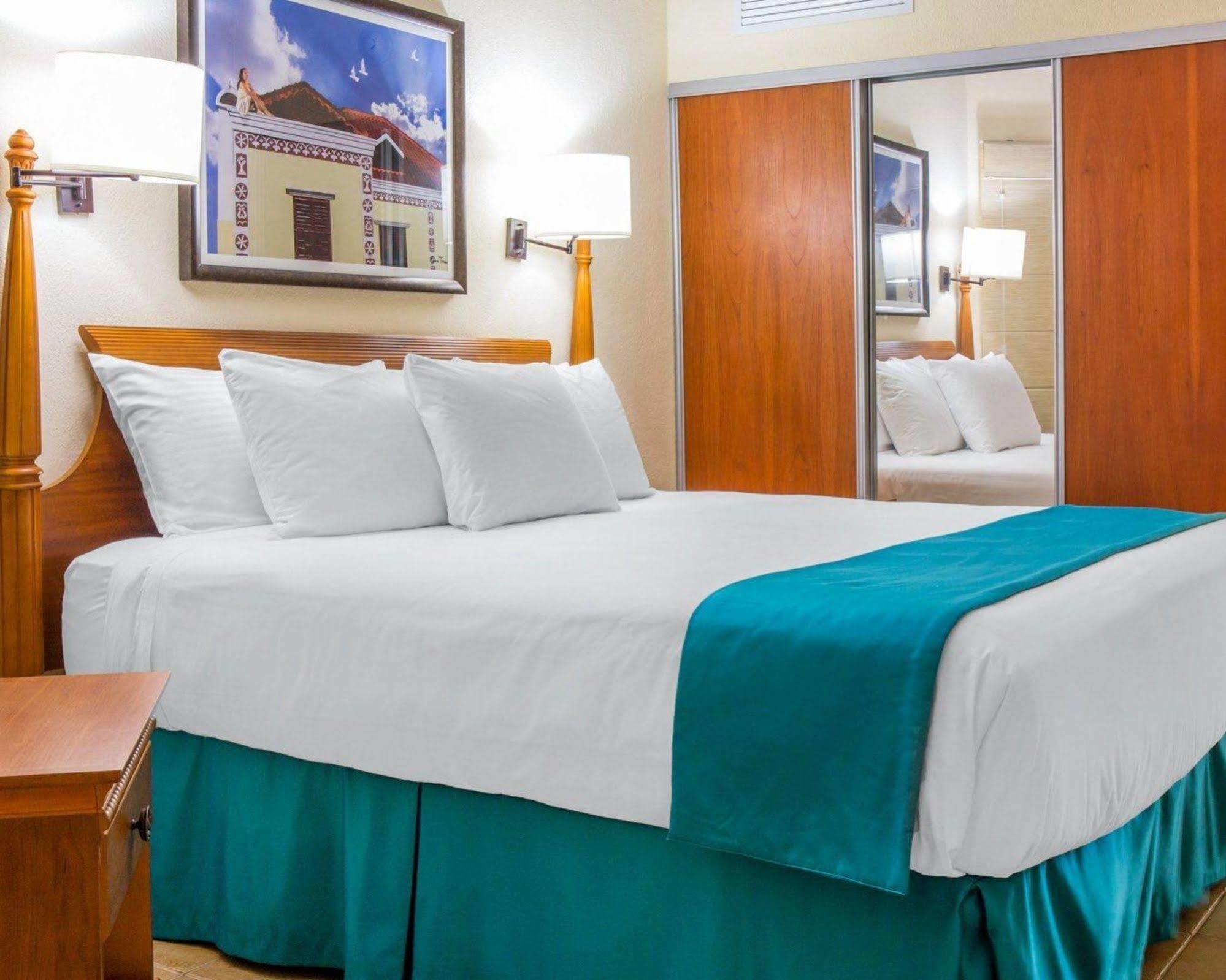 Bluegreen Vacations La Cabana Resort, An Ascend Collection Palm Beach Bagian luar foto